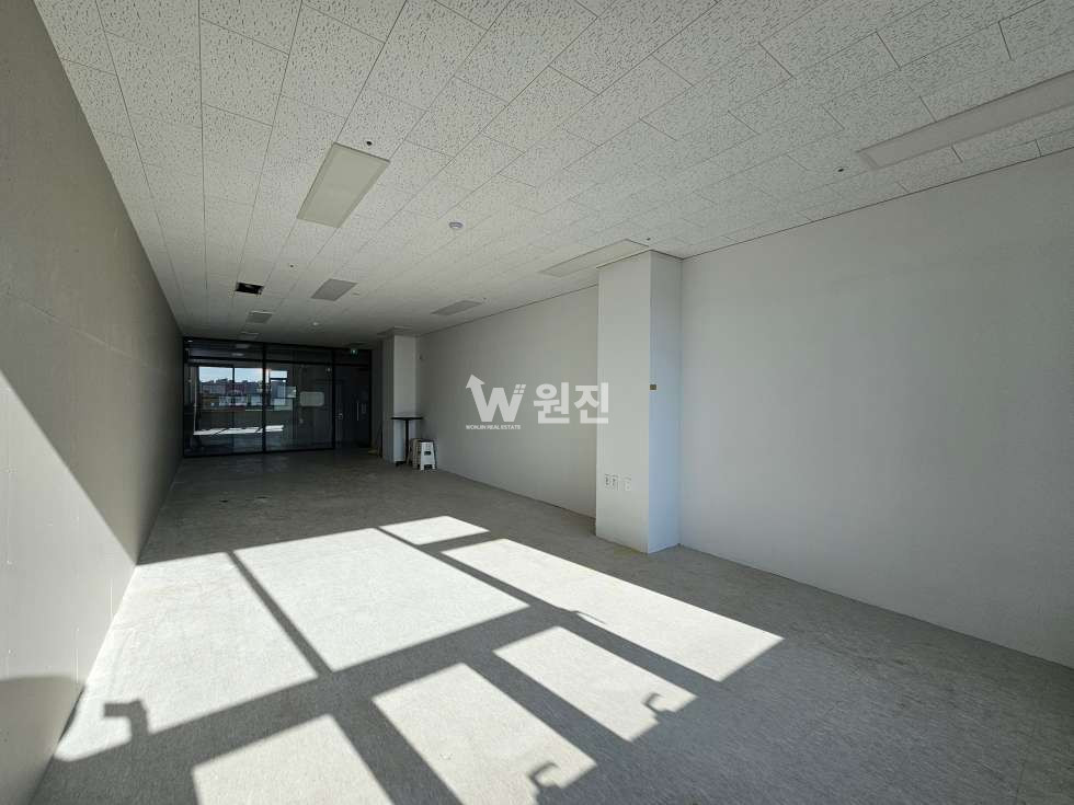 경기 파주시 다율동 사무실,학원빌딩 , 항아리상권 공실 바로입주 월세 매물번호 11199 사진 2