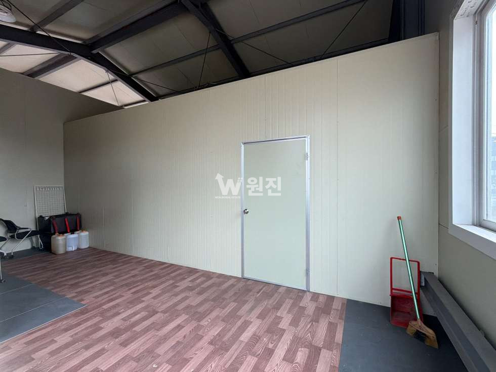 경기 파주시 월롱면 영태리 1,2,3동 영태리 정문공단 40피트진입 공장 전용면적 460 가설 230평 200평통건물 2개동 월세 매물번호 11396 사진 12