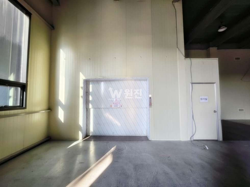 경기 파주시 조리읍 대원리 1,2동 #대원리사옥형공장 #화물EV공장 #연면적550평 #대원리40피트공장 월세 매물번호 11301 사진 10