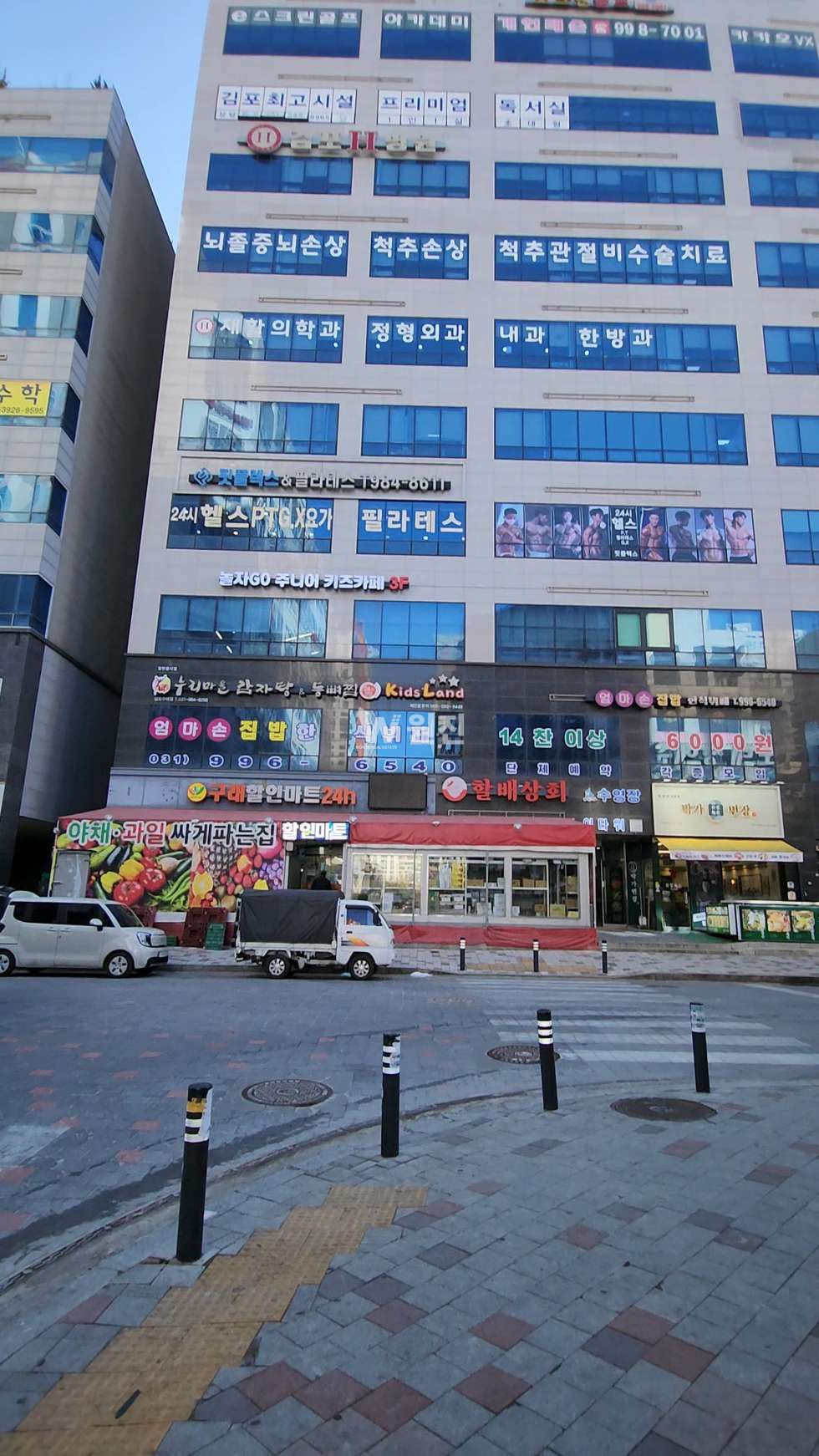 경기 김포시 구래동 구래동 대형상가 임대｜ 4층 전체 전용305평 학원·운동시설 상가임대 월세 매물번호 11516 사진 1