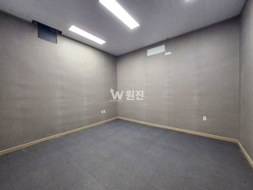 경기 고양일산동구 중산동 1동 운동시설/광고효과/편리한주차/음식점/대로변상가 월세 매물번호 10182 사진 4