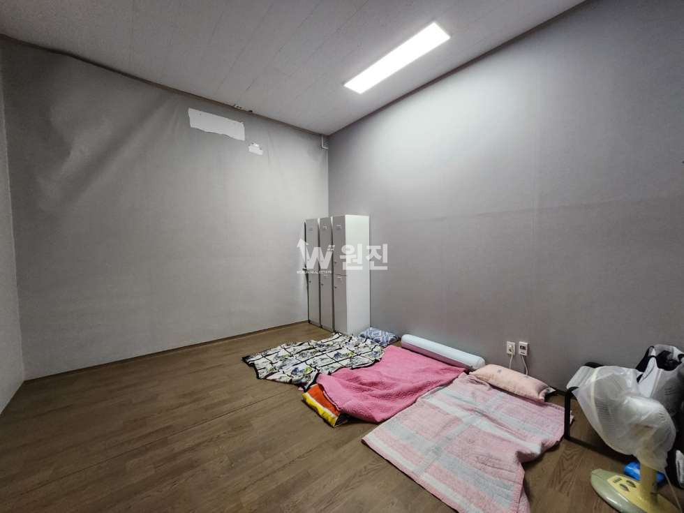 경기 고양일산동구 중산동 1동 운동시설/광고효과/편리한주차/음식점/대로변상가 월세 매물번호 10182 사진 5