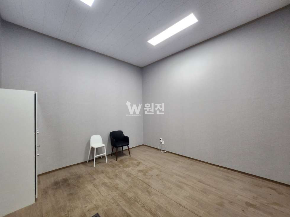 경기 고양일산동구 중산동 1동 운동시설/광고효과/편리한주차/음식점/대로변상가 월세 매물번호 10182 사진 7