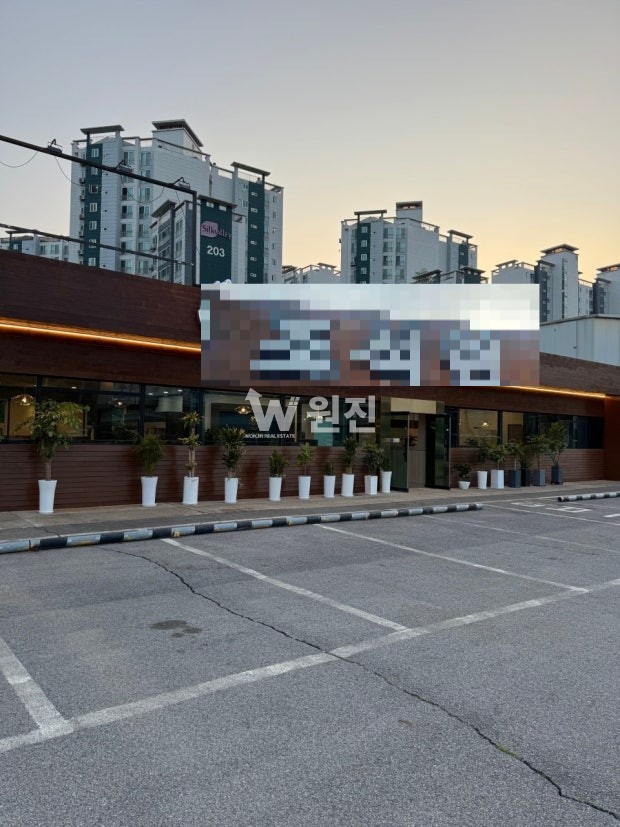 경기 파주시 아동동 1동 # 파주 아동동 대형상가 임대｜시청로변 1층 약 102평 월세 매물번호 11560 사진 1