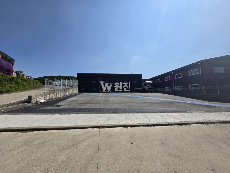 경기 고양일산동구 성석동 주건축물제1동 2024년 준공 신축급｜층고 7.5m·40FT 진입｜넓은 마당·설문IC 1.8km 매매 매물번호 11434 사진 1