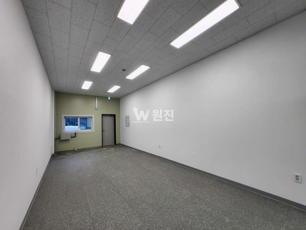 경기 파주시 월롱면 영태리 1동 도로변 신축상가,사무실 공실 주차아주편리 월세 매물번호 10289 사진 3